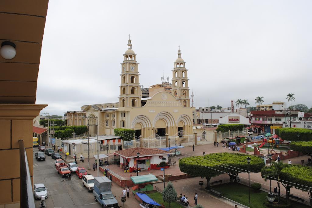 Hotel Arcos Del Parque Acayucan Екстериор снимка