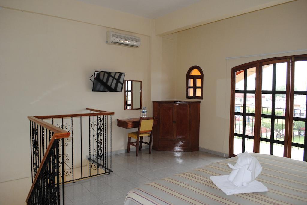 Hotel Arcos Del Parque Acayucan Стая снимка