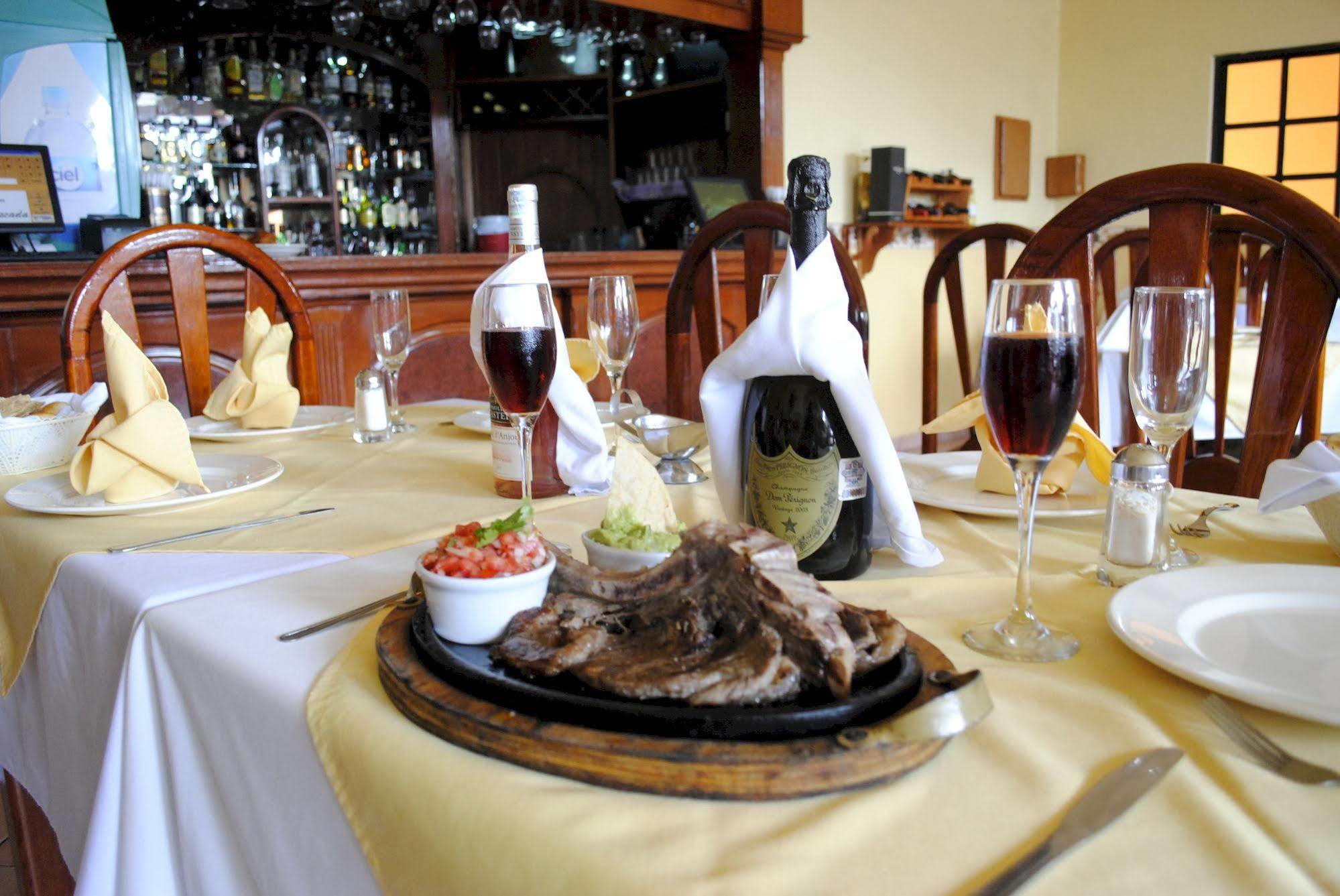 Hotel Arcos Del Parque Acayucan Екстериор снимка