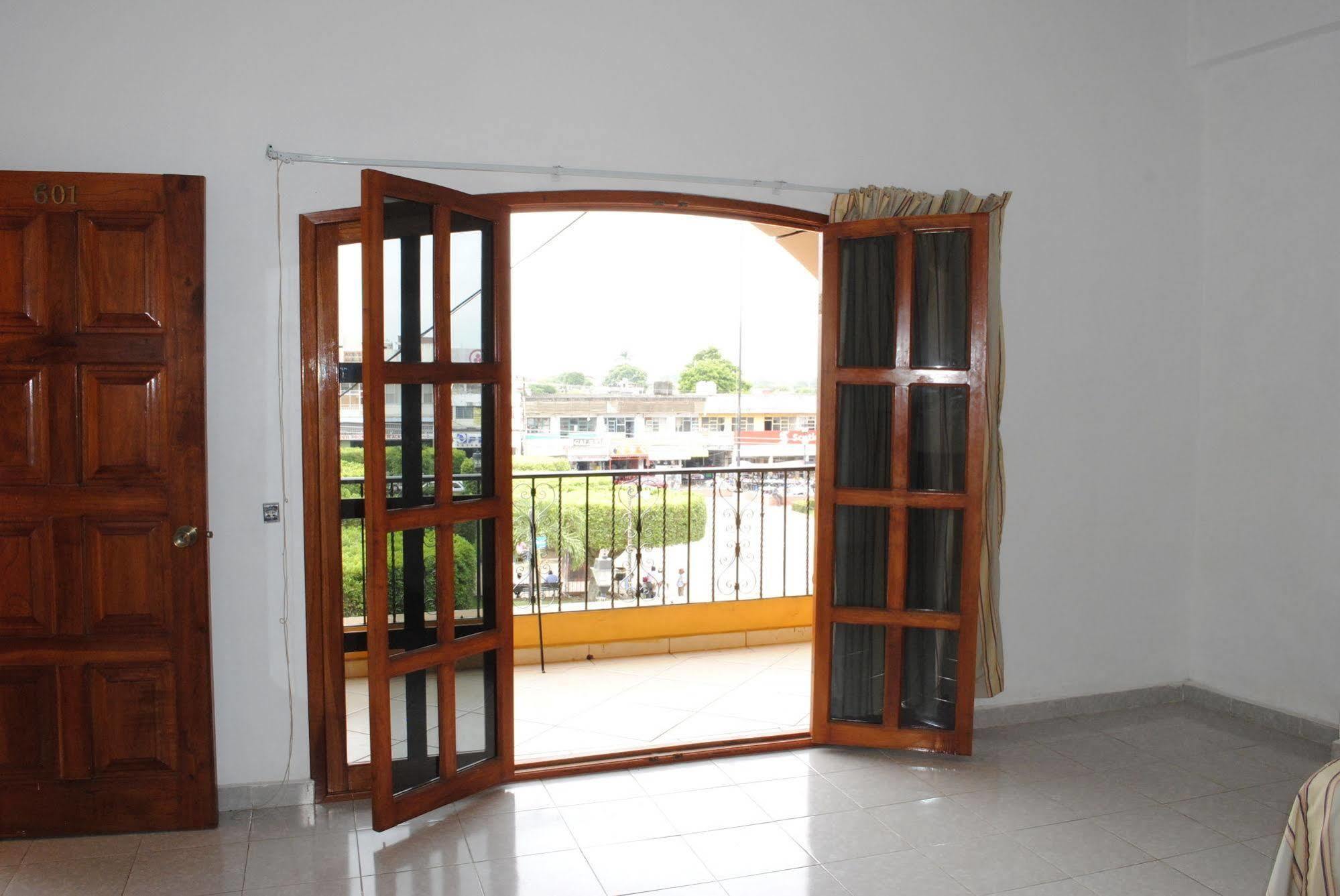 Hotel Arcos Del Parque Acayucan Екстериор снимка