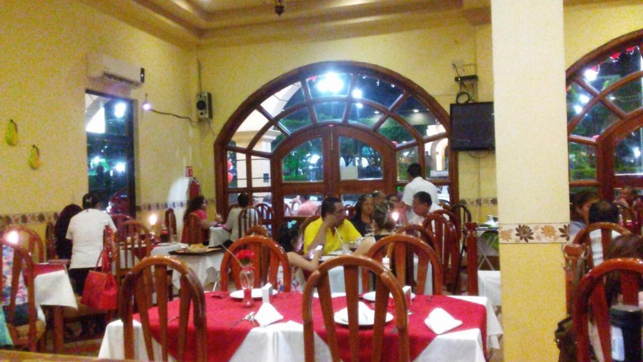 Hotel Arcos Del Parque Acayucan Екстериор снимка